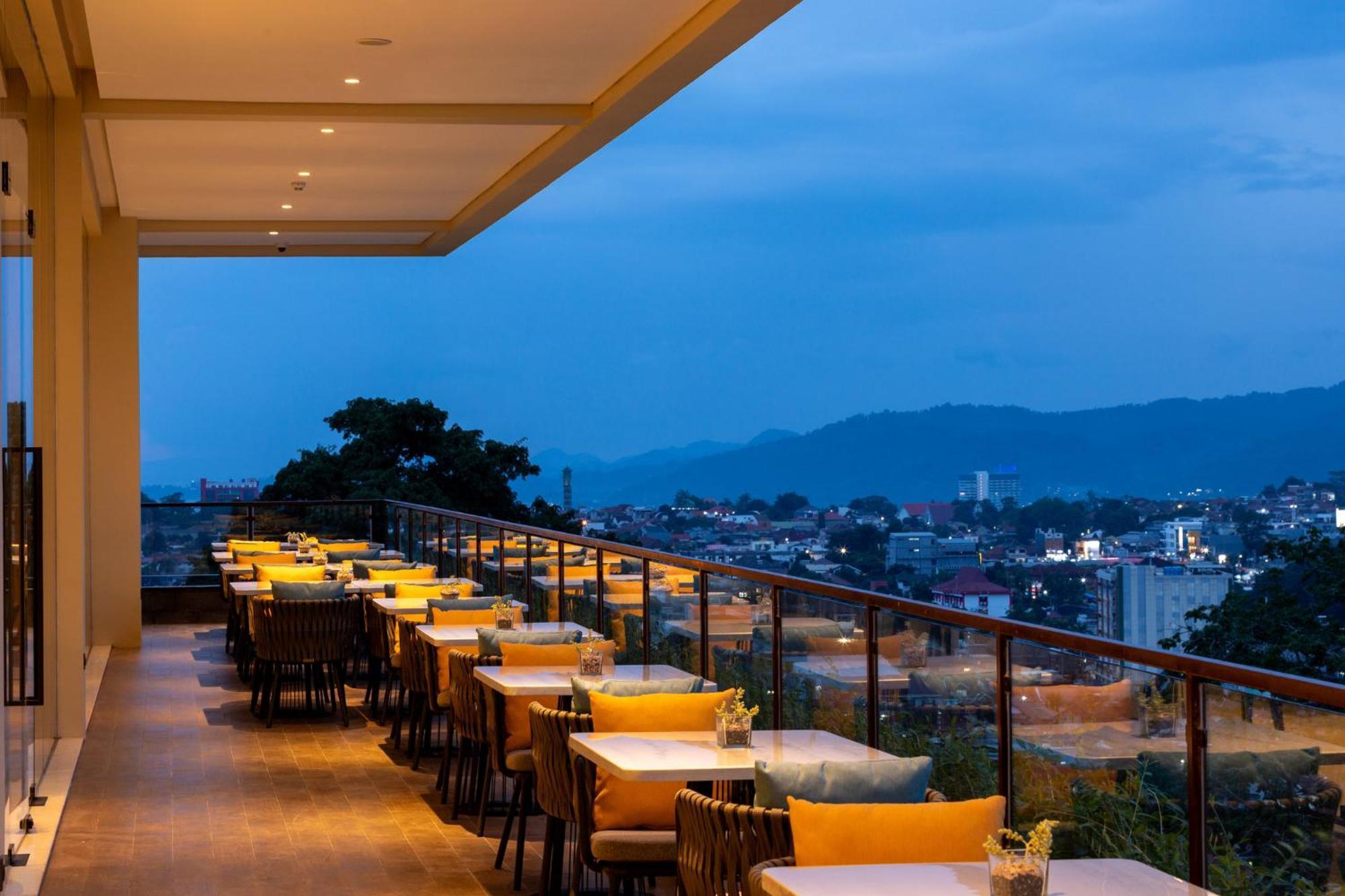 Holiday Inn Lampung Bukit Randu By Ihg Bandar Lampung Dış mekan fotoğraf